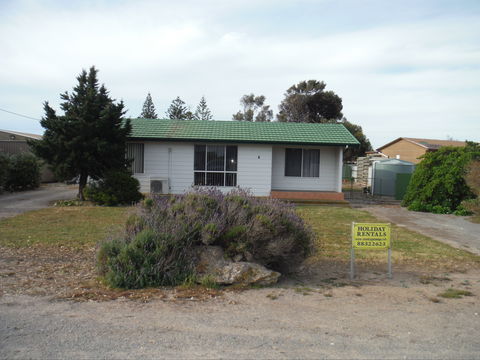 Capella Court - Kawana Tourism 0