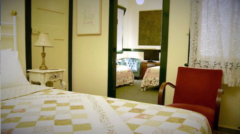 Chalet Guesthouse And Studio - Kawana Tourism 1
