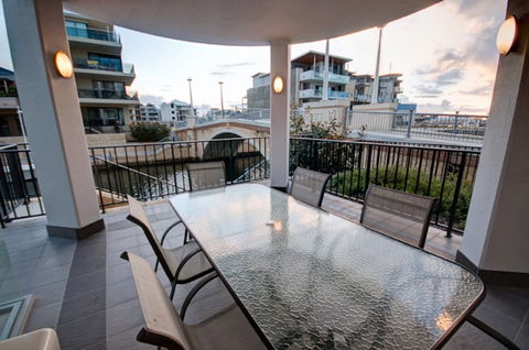 Dolphin Quay 3 Bedroom Apartment - Kawana Tourism 1