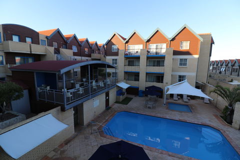 Hillary's Apartment - Kawana Tourism 0