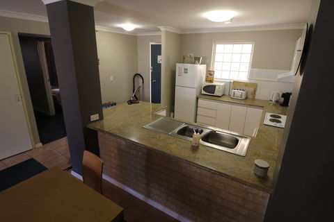 Hillary's Apartment - Kawana Tourism 1