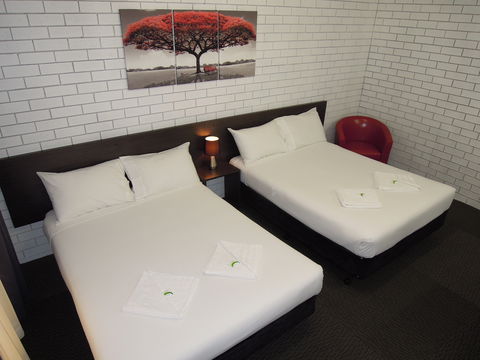 Jackaroo Apartments - Motel - Kawana Tourism 0