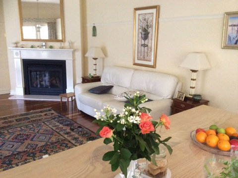 Linden Tree Manor - Kawana Tourism 0