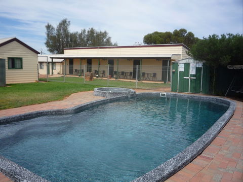 Nuttbush Retreat - Kawana Tourism 0