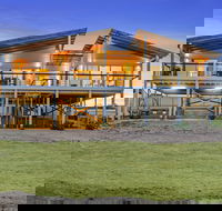 Sceale Bay Seaview Escape - Kawana Tourism