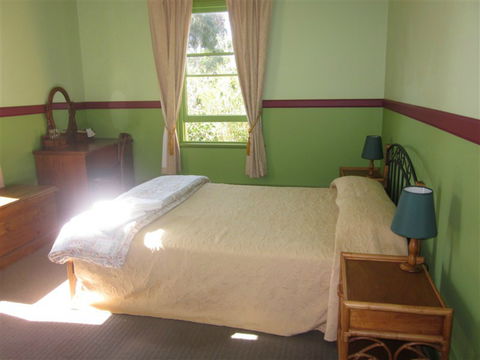 Settlers Arms Hotel - Kawana Tourism 1