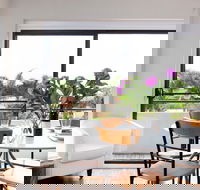The Beachside Apartment - Kawana Tourism