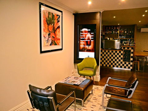 The Waverley International Hotel - Kawana Tourism 1