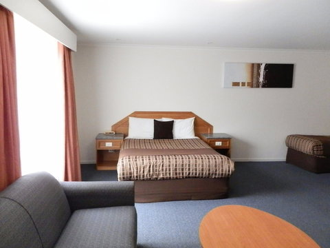 Thunderbird Motel - Kawana Tourism 2