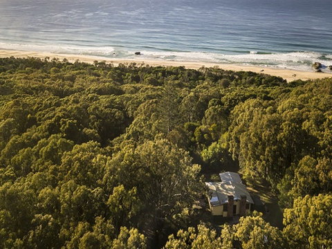 Tuckers Rocks Cottage - Kawana Tourism 1