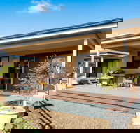 Tumby Villas - Kawana Tourism