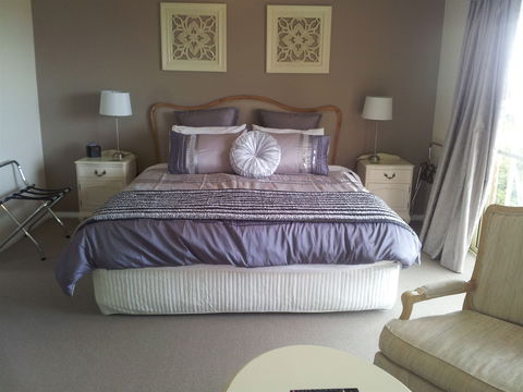 Waterview Gardens B&B - Kawana Tourism 0