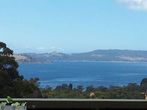 Waterview Gardens B&B - Kawana Tourism 1