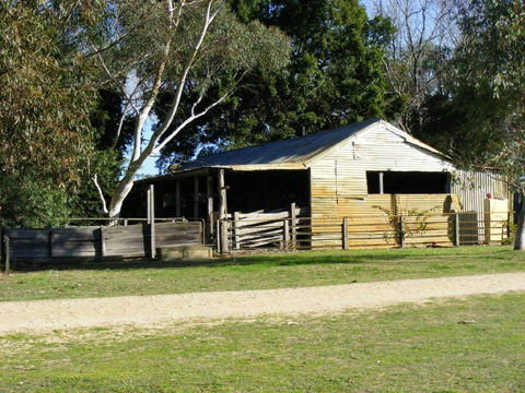 Willowbrook Farm Caravan Park - Kawana Tourism 0