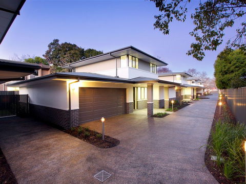Abode Apartments Albury - Kawana Tourism 1