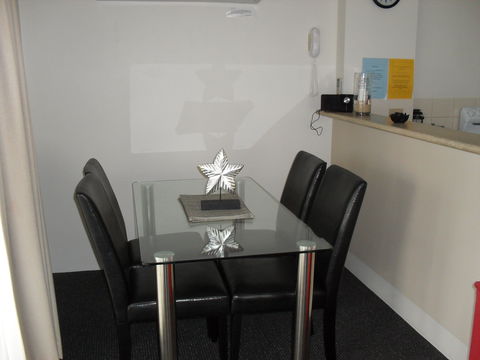 Beaches Serviced Apartments - Kawana Tourism 2