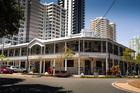 Coolangatta Sands Hotel - Kawana Tourism 0