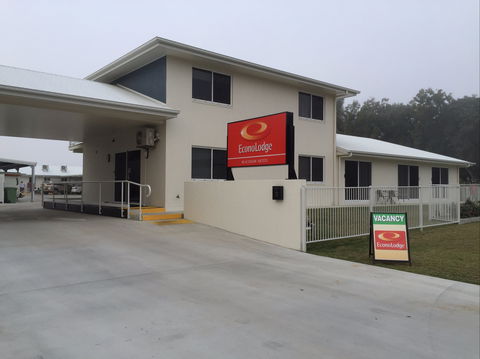 EconoLodge Beachside Motel - Kawana Tourism 0