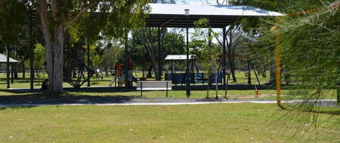 EconoLodge Beachside Motel - Kawana Tourism 2