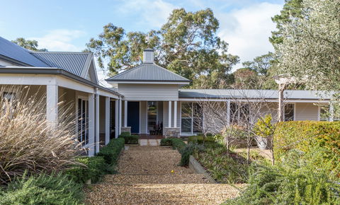 Haven Red Hill - Kawana Tourism 0