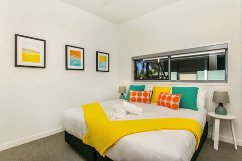 KoKo's Beach Houses - Kawana Tourism 2