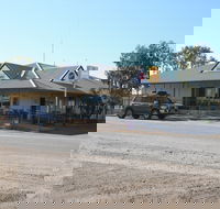 Lyndhurst Hotel Roadhouse Motel  Caravan Park - Kawana Tourism