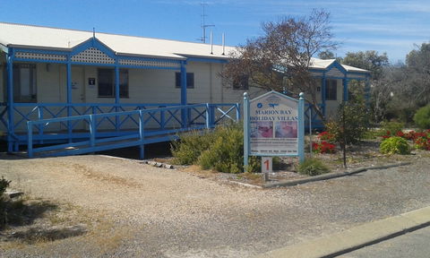 Marion Bay Holiday Villas - Kawana Tourism 1