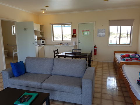 Marion Bay Holiday Villas - Kawana Tourism 2