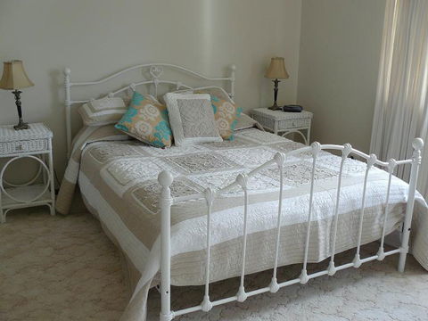 Rumbalara Cottage - Kawana Tourism 1