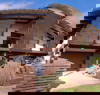 Seaesta Holiday Home - Kawana Tourism