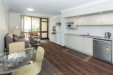 Silver Sands Resort - Kawana Tourism 0