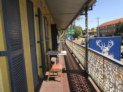The Family Hotel Maitland - Kawana Tourism 1