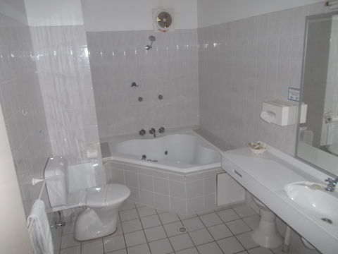 Ulladulla Harbour Motel,  Another Sinclair's Property - Kawana Tourism 1