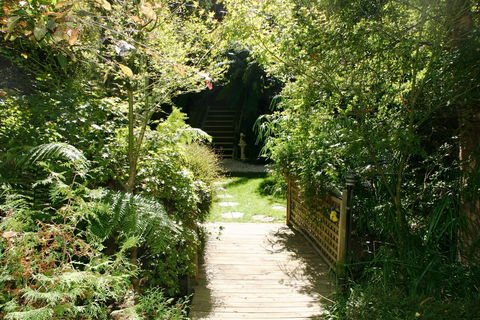 Aldgate Lodge Bed & Breakfast - Kawana Tourism 2