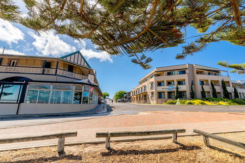 Aurora Ozone Hotel - Kawana Tourism 0