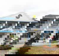 Blue and White Lodge - Kawana Tourism