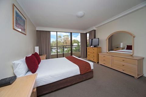 BreakFree Capital Tower - Kawana Tourism 1