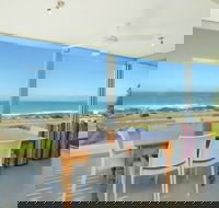 Chiton on the Rocks - Breathtaking Panoramic Coastal Views - Kawana Tourism