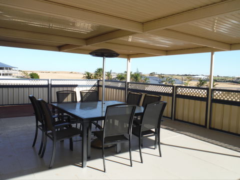 Deck To Sea - Kawana Tourism 0
