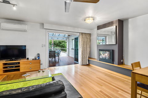 Limestone Coast Apartments - Kawana Tourism 1