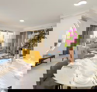 Meriton Suites Bondi Junction - Kawana Tourism