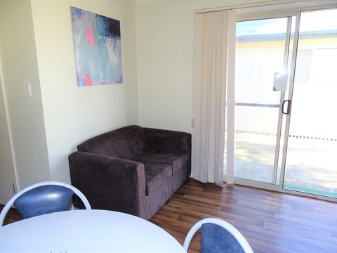 Moonta Bay Cabins - Cabin 3 - Kawana Tourism 2