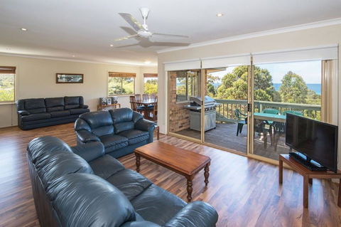 Ocean House - Kawana Tourism 2