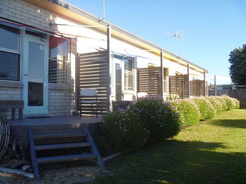 Scamander On The Beach - Kawana Tourism 0