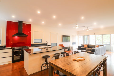 Sunset On Lake Point - Kawana Tourism 2