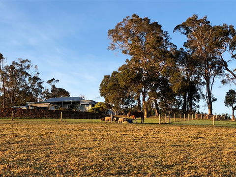 Great Southern Outback Tours & Accommodation - Kawana Tourism 2