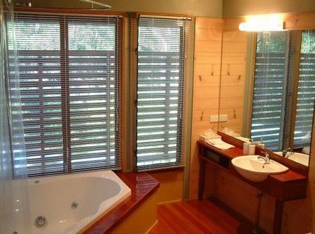 Bombah Point Eco Cottages - Kawana Tourism 2