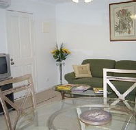 Barbs B and B - Kawana Tourism
