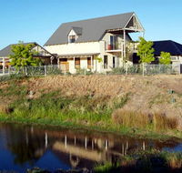 Tessenna Villa - Kawana Tourism