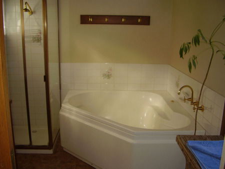 Queenscliff Seaside Cottages - Kawana Tourism 5